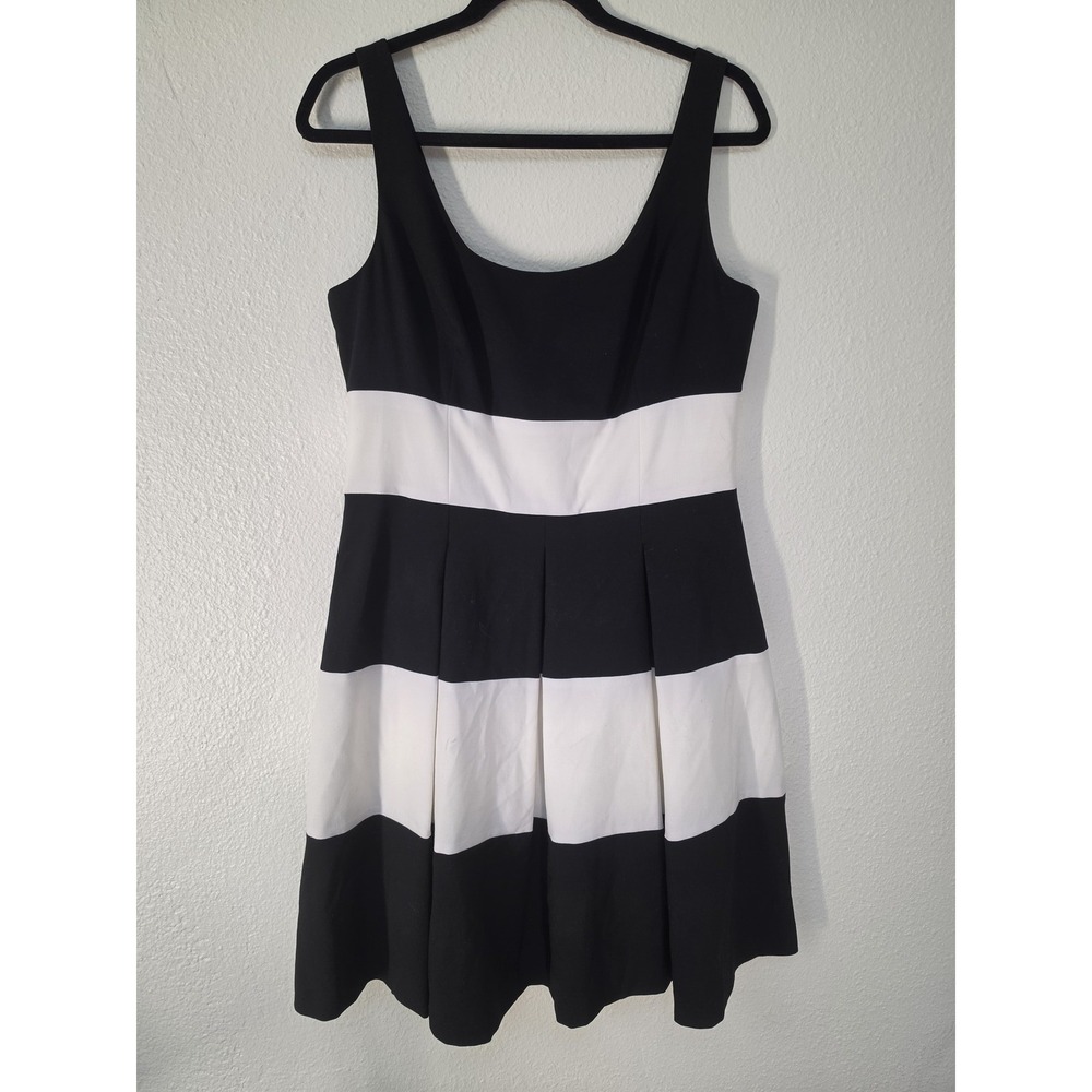Lauren Ralph Dress Size 12 Striped Sleeveless Black White Scoop Neck Maxi